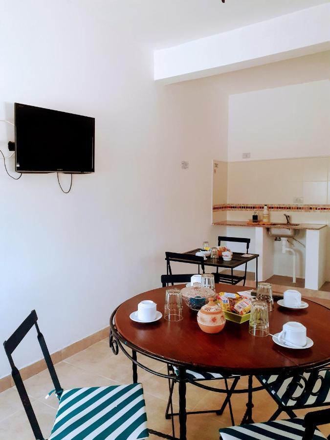 Hostal Los Faroles Chicoana Luaran gambar